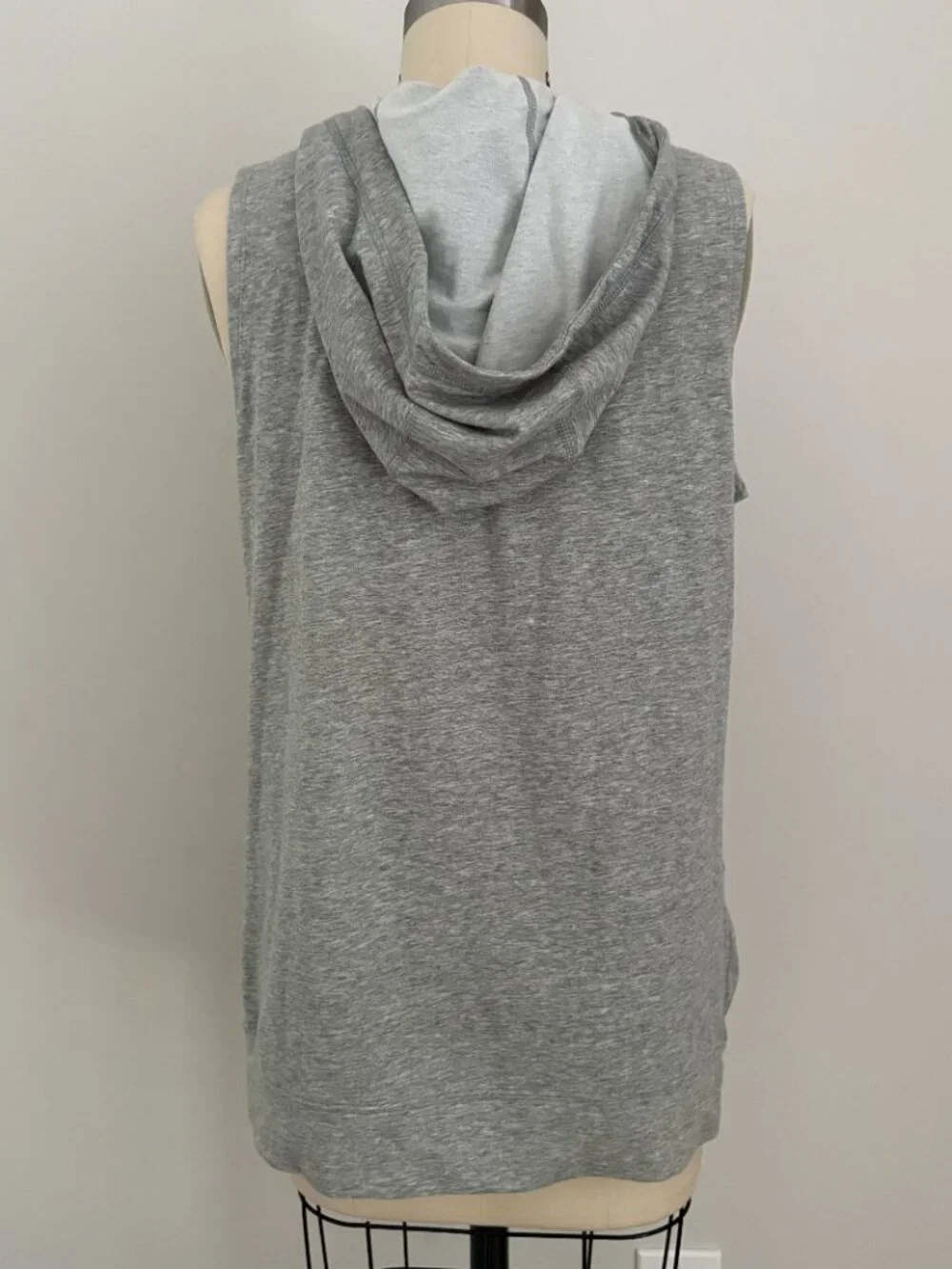 Nike Obsessed Grey Sleeveless Half Zip Hoodie Athleisure Sporty Chic Gym Wear M